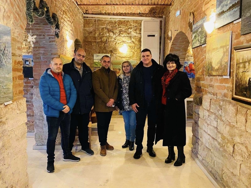 Кметът на Оряхово Росен Добрев посети изложба съобщиха от общината Днес