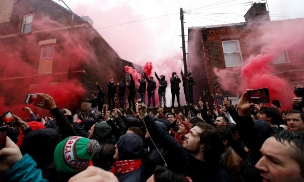 Сблъсъци белязаха снощи полуфинала от Шампионската лига в който Ливърпул