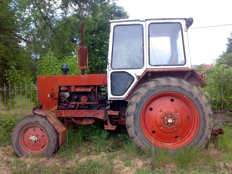 Служители на реда са хванали в движение нерегистриран трактор в