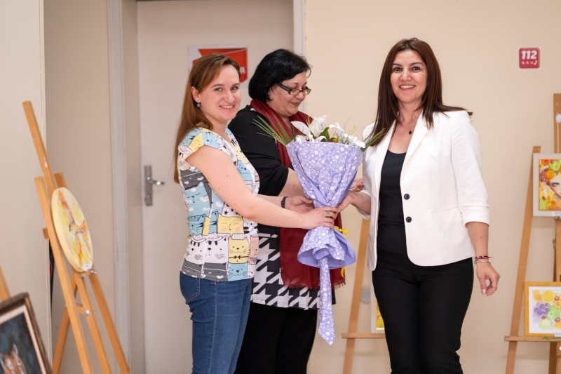 По покана на Градската художествена галерия талантливата художничка Ана Николова