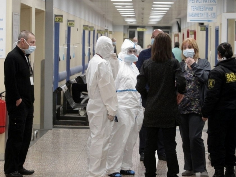 Осем души контактували с пастора от Лом са поставени под