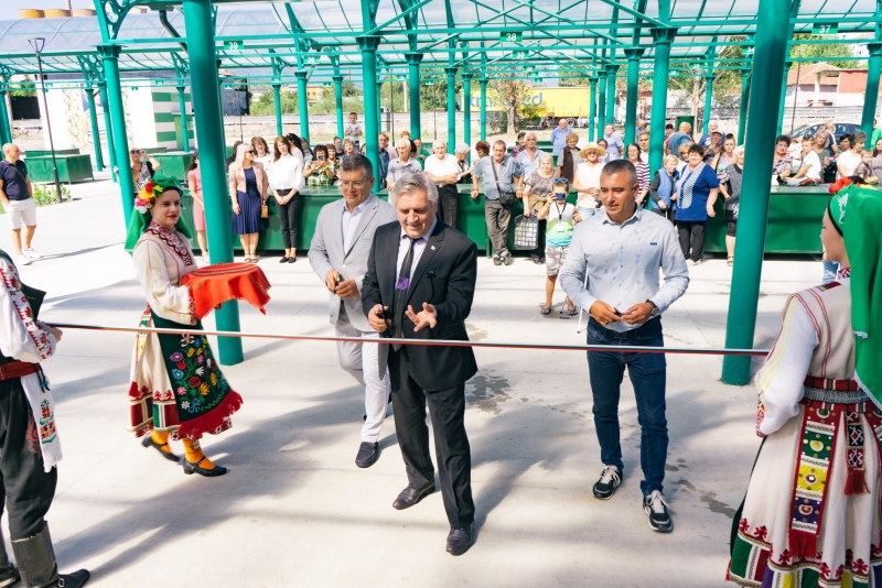 Модерен покрит пазар за земеделски производители беше официално открит в