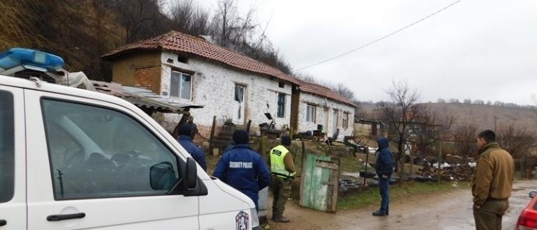 Униформени иззеха 12 кубика дърва от частни имоти във Врачанско