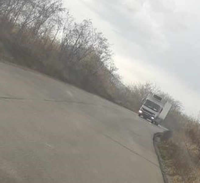 На вниманието на Иван Гешев: Липсва пътна маркировка на Е-79 в Монтанско /снимки/