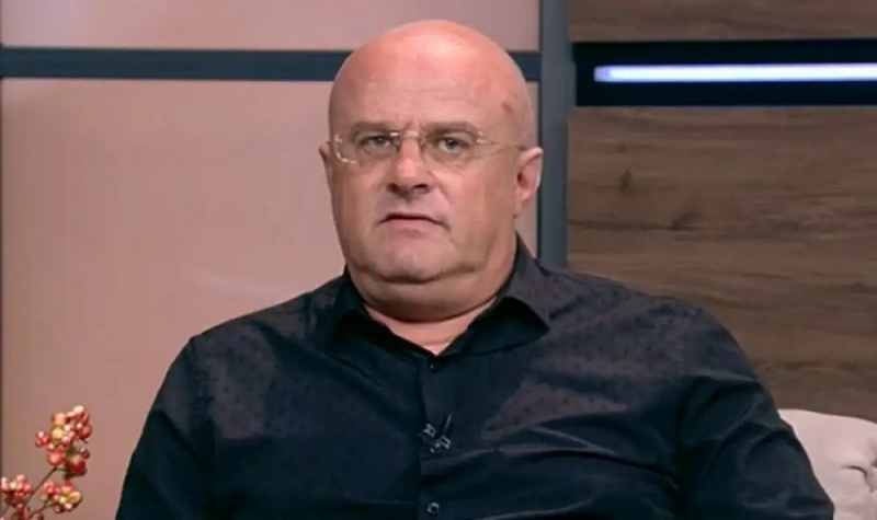 Очите на Калин Стоянов са малко по честни от тези на