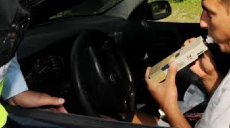 Полицаи са заловили пиян зад волана във Враца съобщиха от