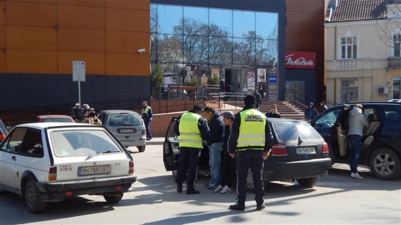 През изминалото денонощие на територията на областната дирекция на полицията