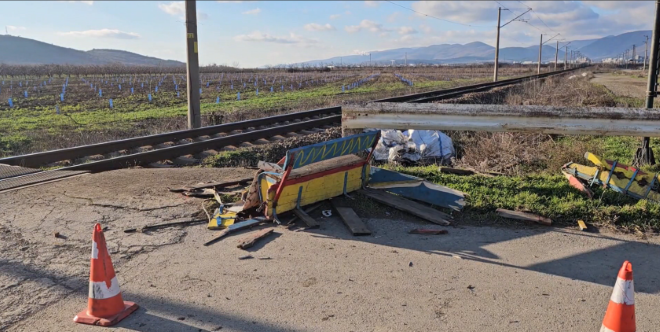 Две жертви при тежък инцидент на жп прелез в Сливен