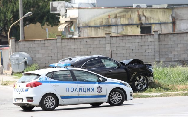 Джип и такси се удариха в Козлодуй научи агенция BulNews Пътният