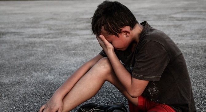 Двама смачкаха от бой младеж за 400 лева във Видинско