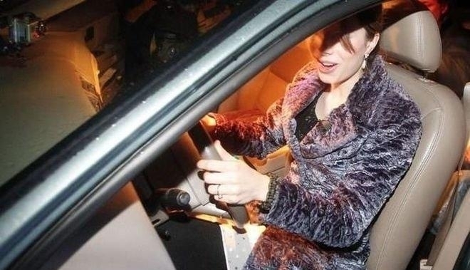 Пияна шофьорка удиви полицейските служители които я спрели за проверка