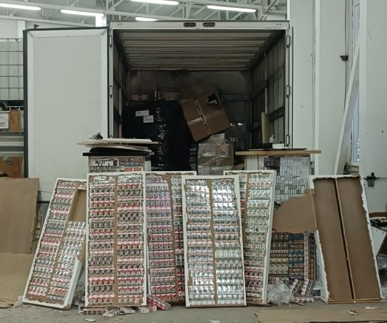 68 180 къса 8 409 кутии цигари и 2 400