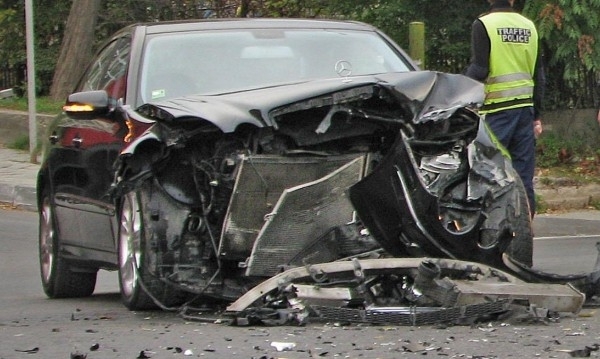 Двама души са загинали а 31 са пострадали при катастрофи