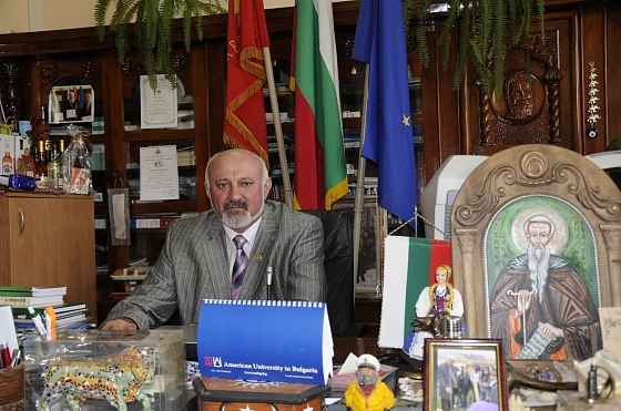 Скъпи колеги и приятели Нека Чудото на Рождество озари Вас