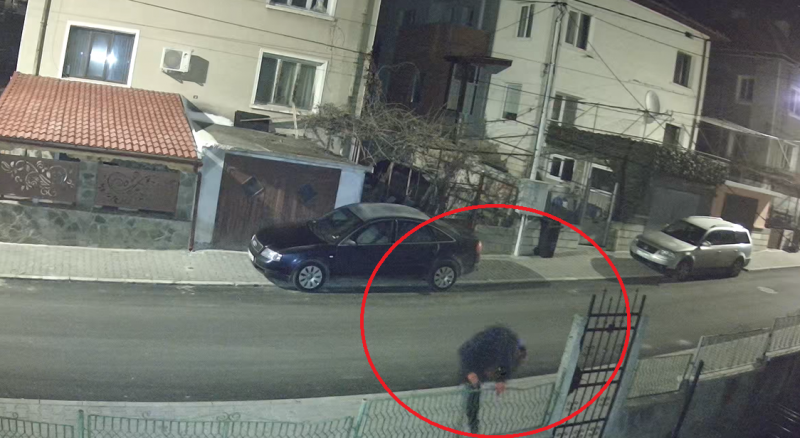 Мъж обира къщи в Мездра и напада хора научи агенция