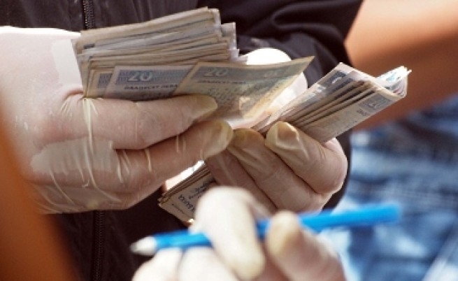 Служител от Областната дирекция по безопасност на храните ОДБХ в