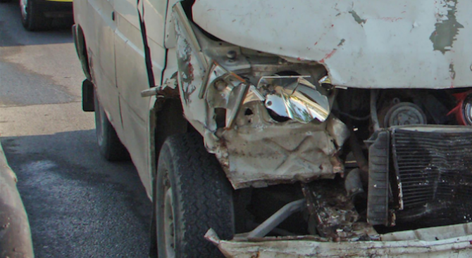 Тежка катастрофа затвори пътя за Гърция в района на Струмяни