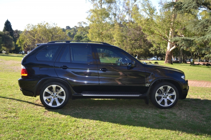 Тежък пътен инцидент с участието на ТИР и джипа на