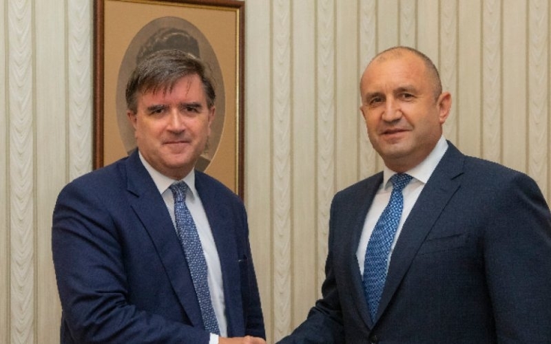 Посланик Джим О‘Брайън който координира всички санкции които налагат САЩ