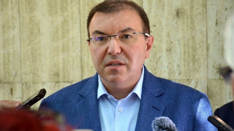 Здравният министър Костадин Ангелов предлага удължаване на епидемичната обстановка с