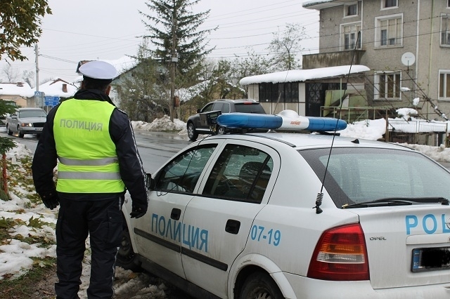 Полицията е провела две специализирани акции във Врачанско вчера съобщиха
