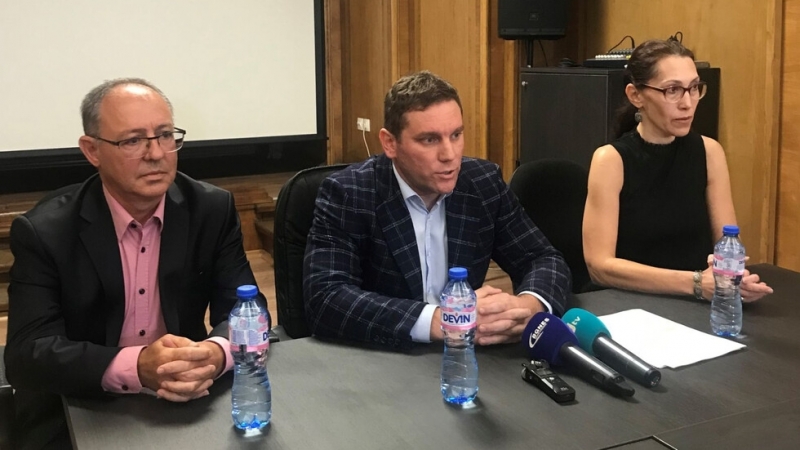 Служебният кабинет освободи председателя и членовете на КЗП