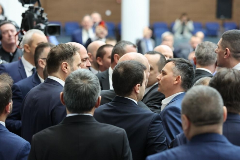 Напрежението между ПП ДБ и Възраждане днес в парламента се реже