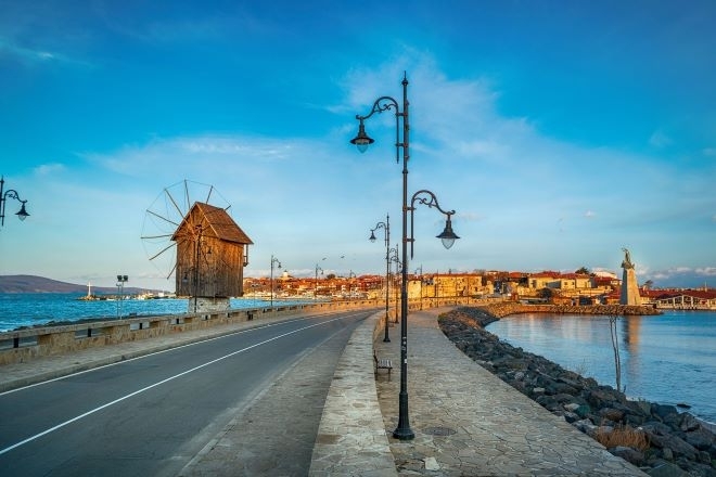 Несебър е на първо място в британска класация за късно море