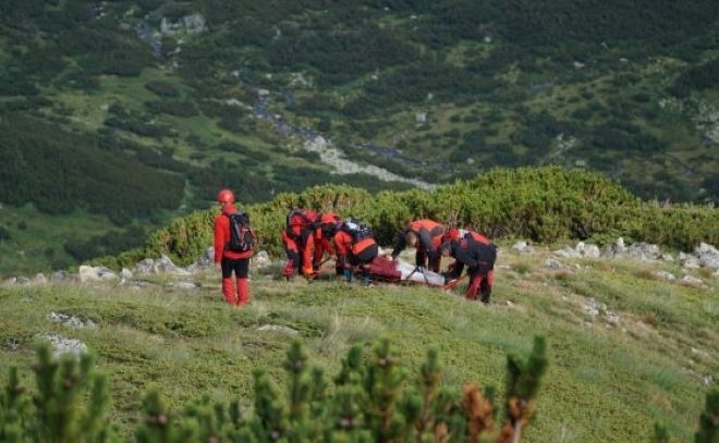 Издирването на двамата туристи в Стара планина е прекратено съобщиха