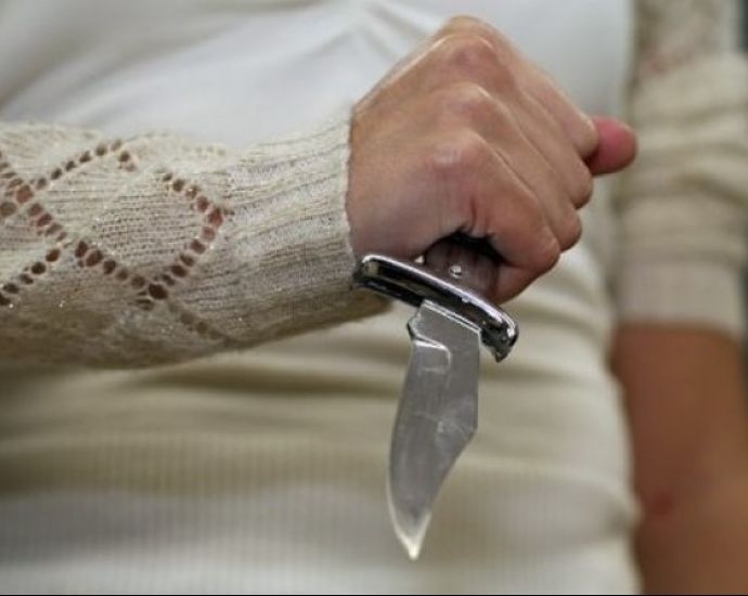 19 годишно момиче е намушкало с кухненски нож приятеля си след