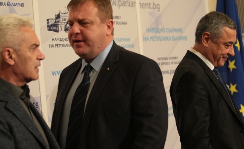 Мини драмата с отстраняването на Волен Сидеров от лидерското място в