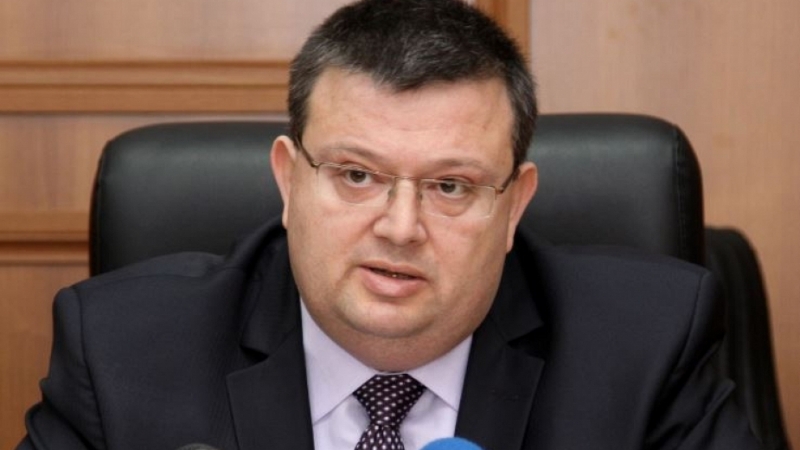 Главният прокурор Сотир Цацаров е отправил искане до Конституционния съд