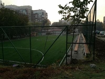 Вчера завърши ремонтът на заграденото игрище в Козлодуй Заместник кметът Юрик