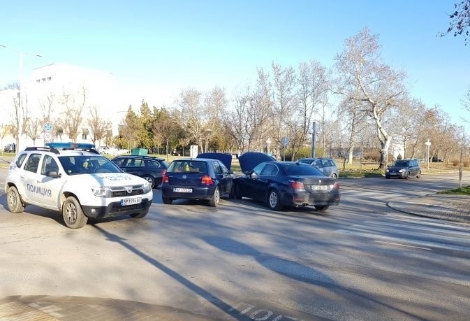 Катастрофа между БМВ и Фолксваген е станала в Козлодуй научи