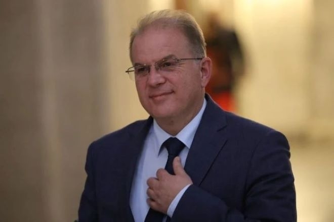 Радомир Чолаков: Различни фактори и сили полагаха неимоверни усилия да генерират криза след криза, и да държат страната ни на колене