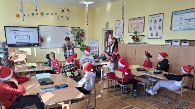 Учениците от 4 а клас в мездренското училище Св св