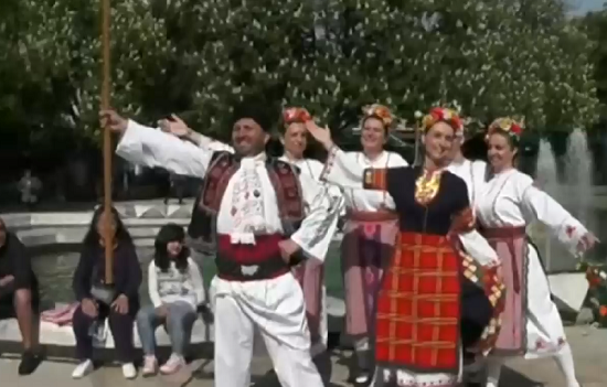 Вторият Национален фолклорен фестивал Хорцето на Дефилето откриха в Мездра
