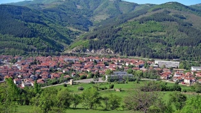 Административният съд в Монтана отложи делото за изграждане на кариера