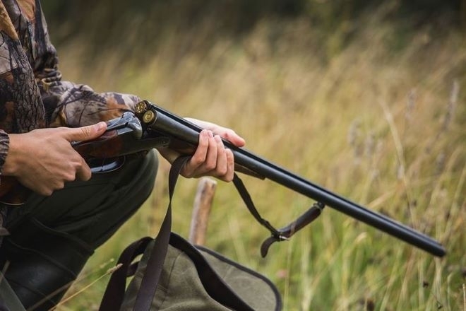 Полицията задържа съдия за бракониерство в землището на град Шипка По