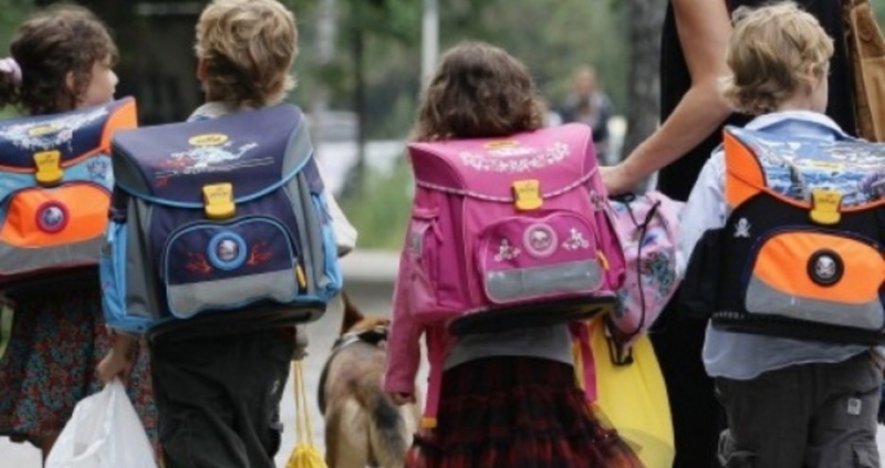 По обемните учебници да се разделят на два тома за да