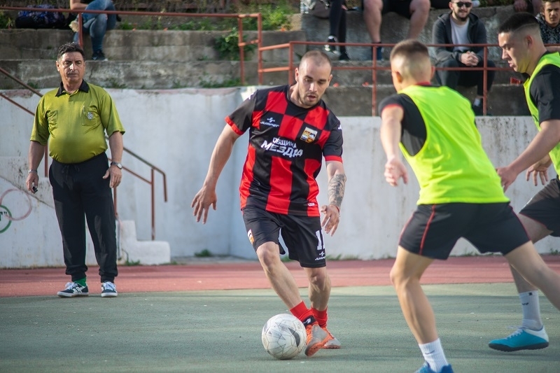 Община Мездра обявява провеждането на XXI общински турнир по футбол