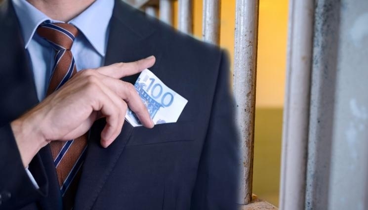 Украински прокурори съобщиха че органите на реда са задържали един