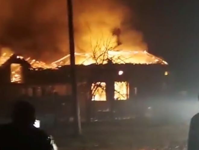Ад във Врачанско! Пожар унищожи дома на семейство, жена е с опасност за живота /снимка/