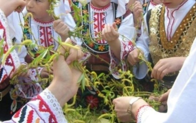 Днес е Цветница Празникът който е известен и като Връбница