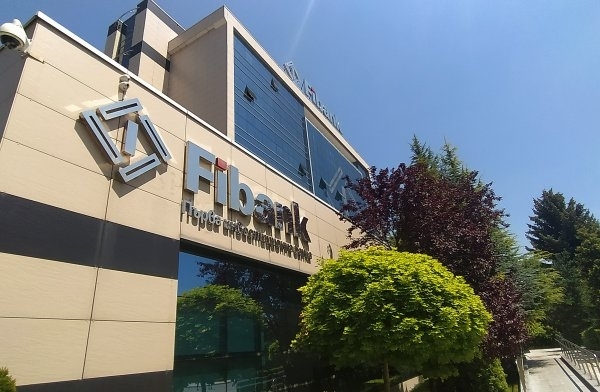 Държавата е на минус с около 100 млн лева от