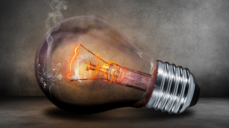 Абонат на електроразпределително дружество е поискал да му бъде осигурен