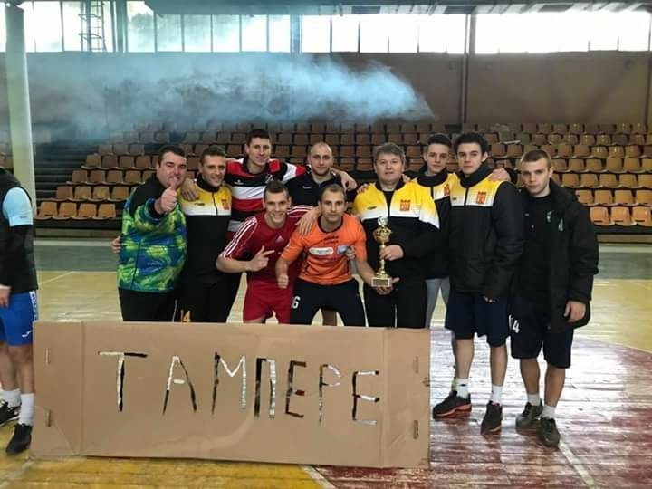 Тазгодишният коледен турнир по футзал в Чипровци беше посветен на Младен