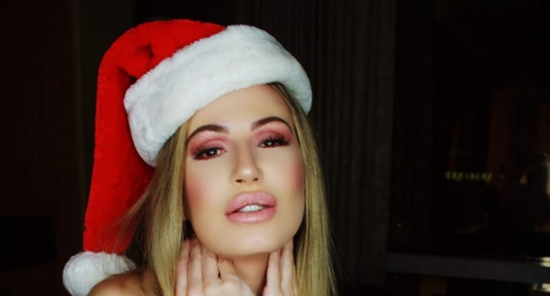 Бразилската звезда на Playboy Ана Брага зарадва почитателите си с