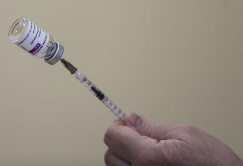 Испания ще разреши на хората под 60 годишна възраст получили първа