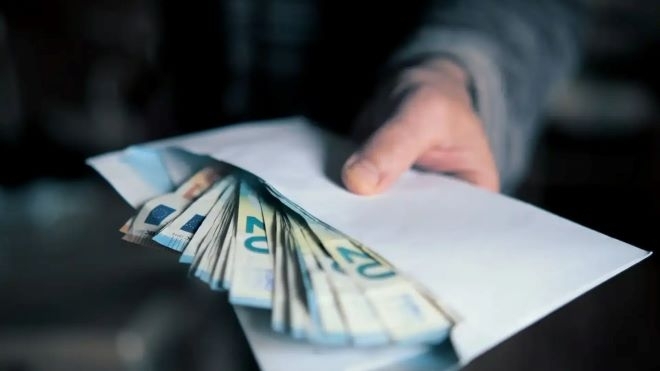 Шефовете на НАП са се самонаградили с над 5 млн. лева